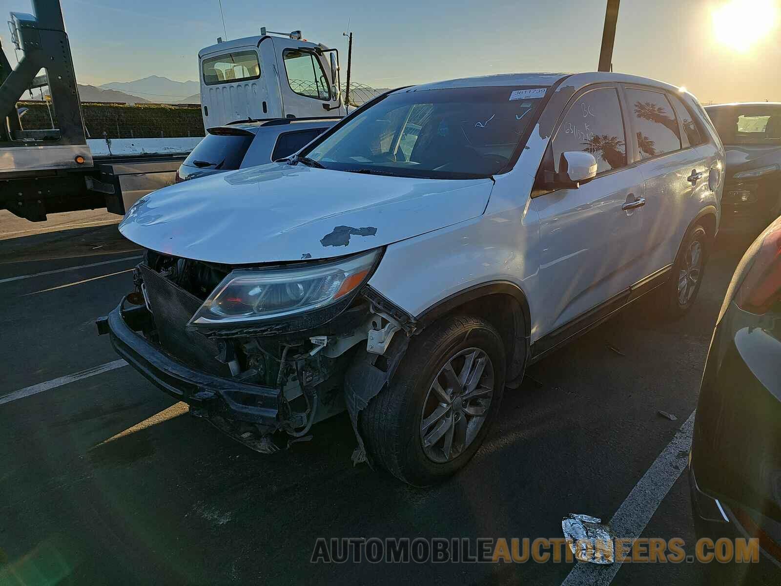 5XYKT3A66FG631374 Kia Sorento 2015