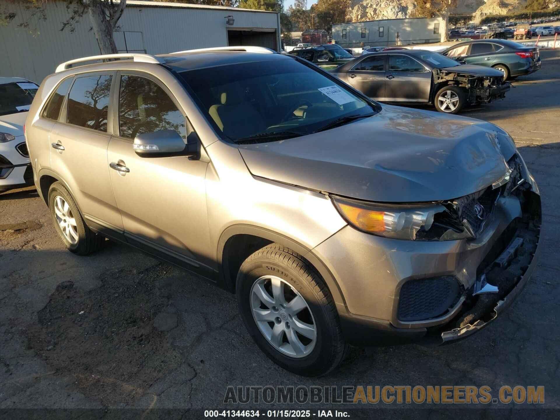 5XYKT4A27BG125260 KIA SORENTO 2011