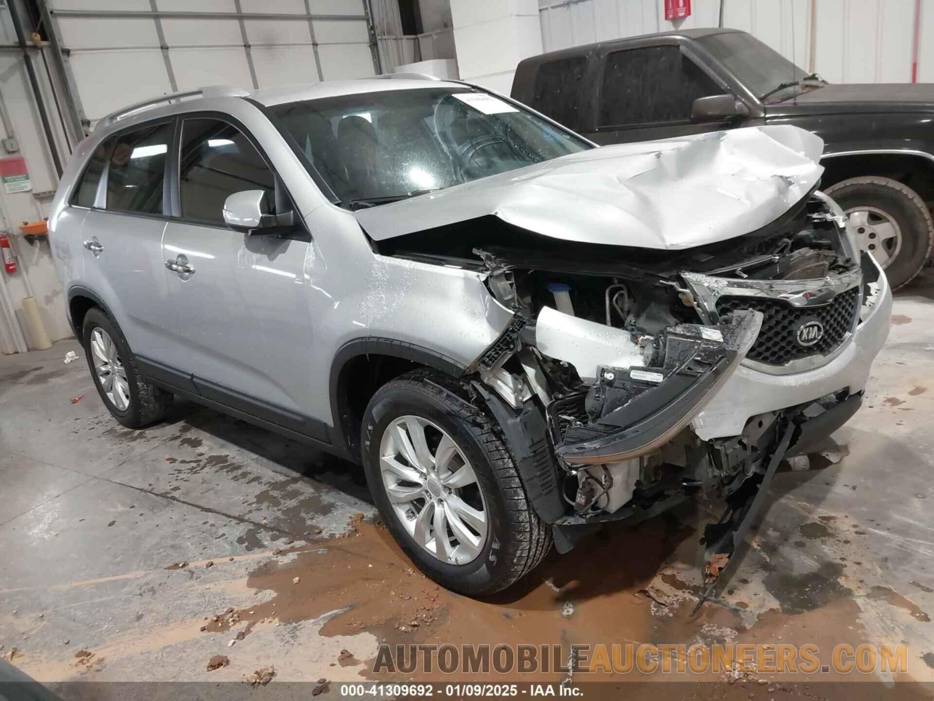 5XYKT4A2XBG045385 KIA SORENTO 2011