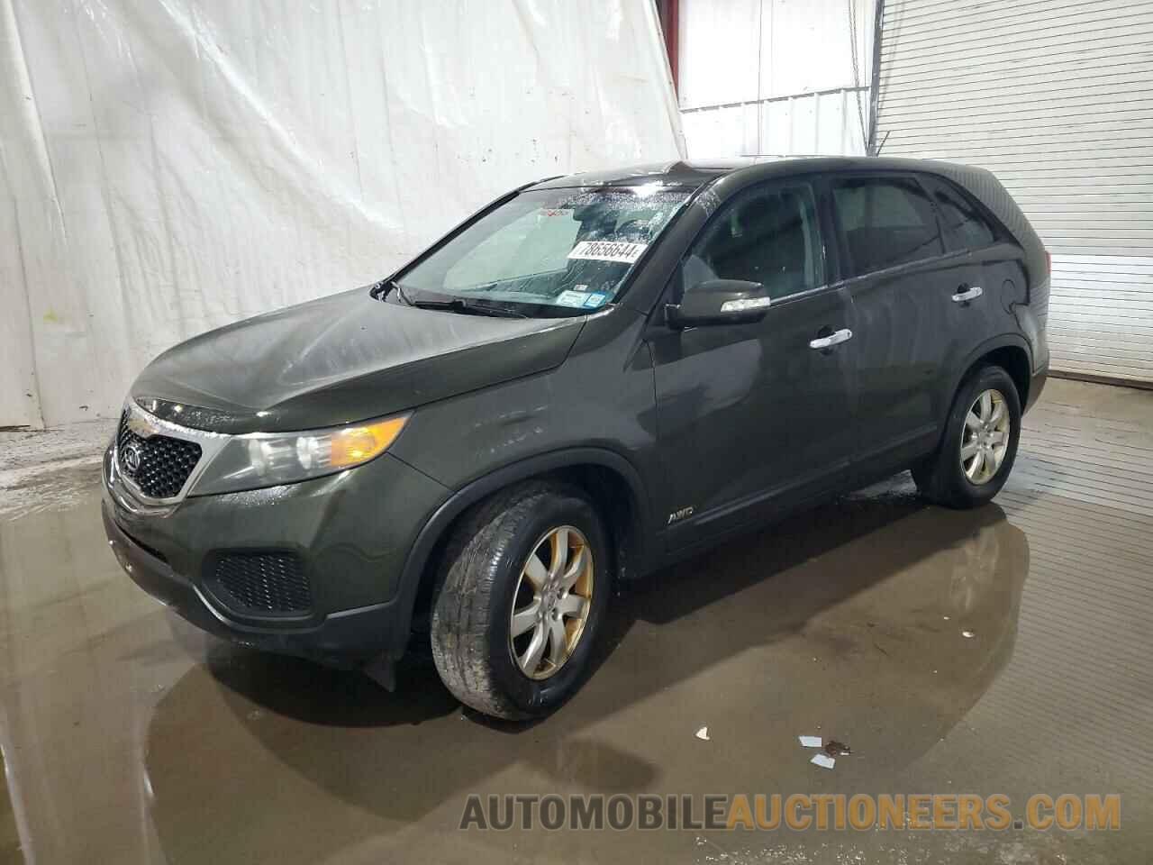 5XYKTCA13BG164977 KIA SORENTO 2011