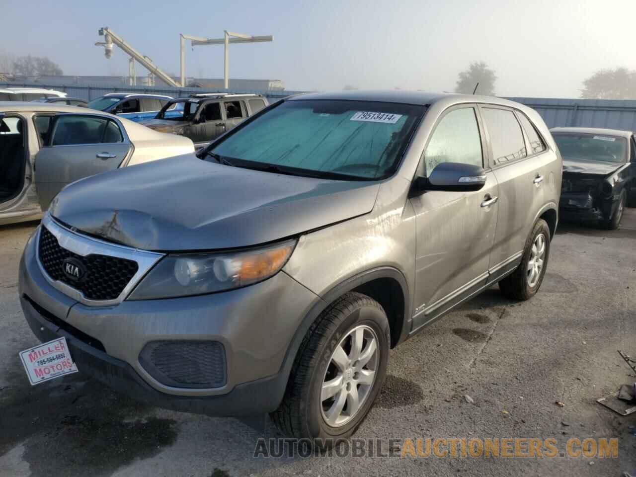 5XYKTCA17BG120688 KIA SORENTO 2011