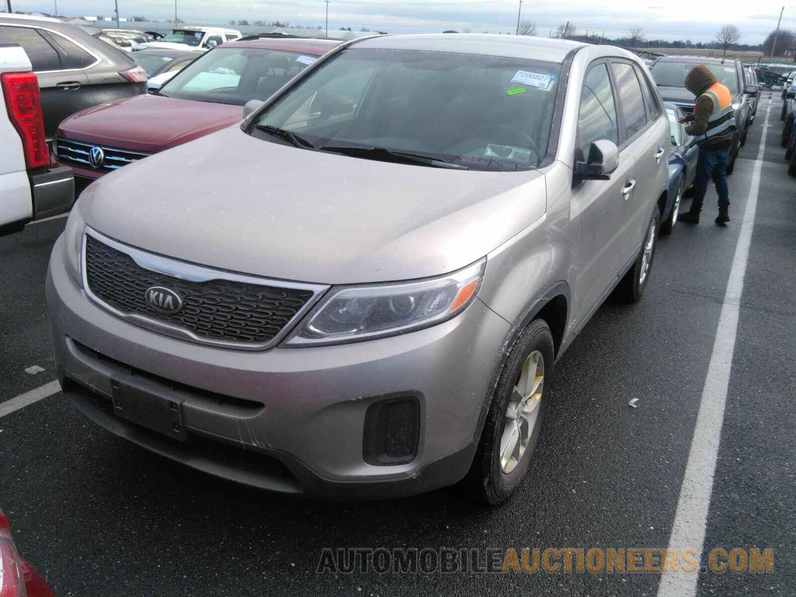 5XYKTCA68FG582968 Kia Sorento 2015