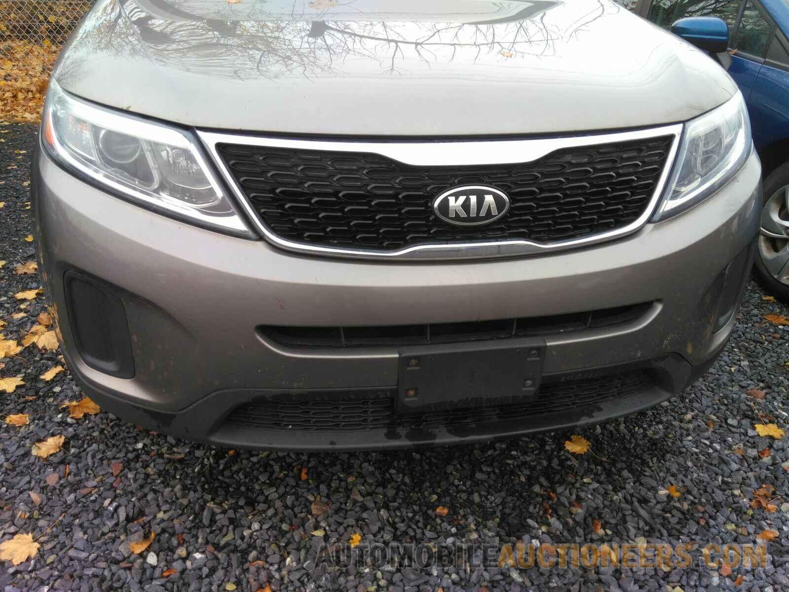 5XYKTDA79FG604507 Kia Sorento 2015