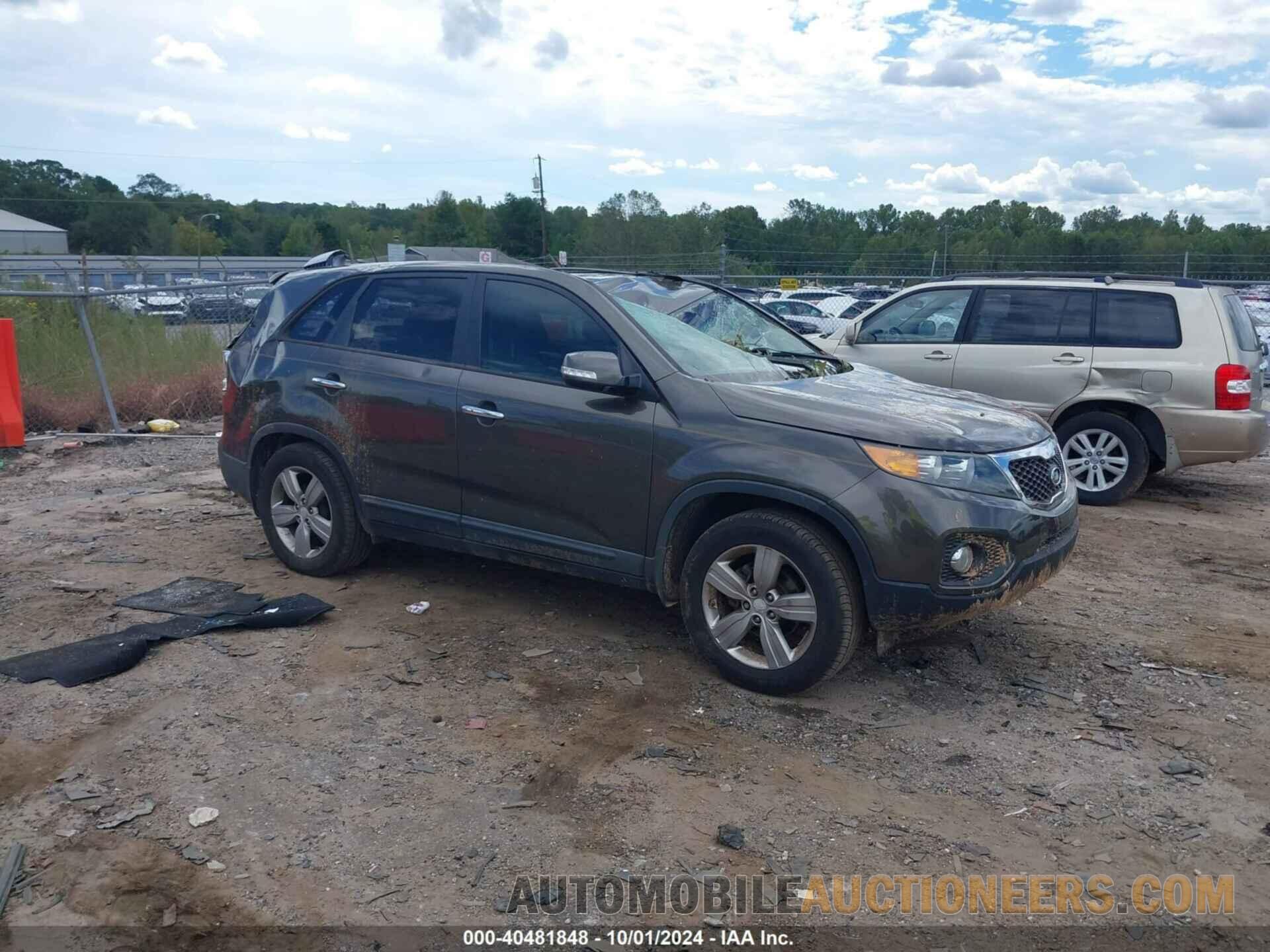 5XYKU4A60DG418257 KIA SORENTO 2013