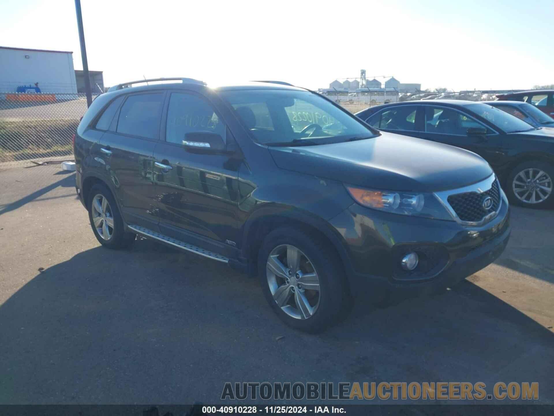 5XYKUDA69DG318755 KIA SORENTO 2013