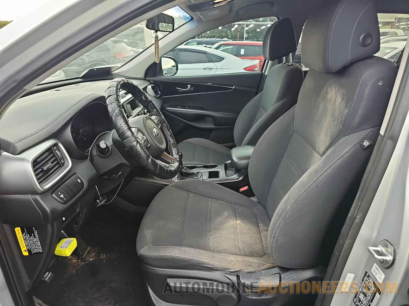 5XYPG4A30HG302288 Kia Sorento 2017