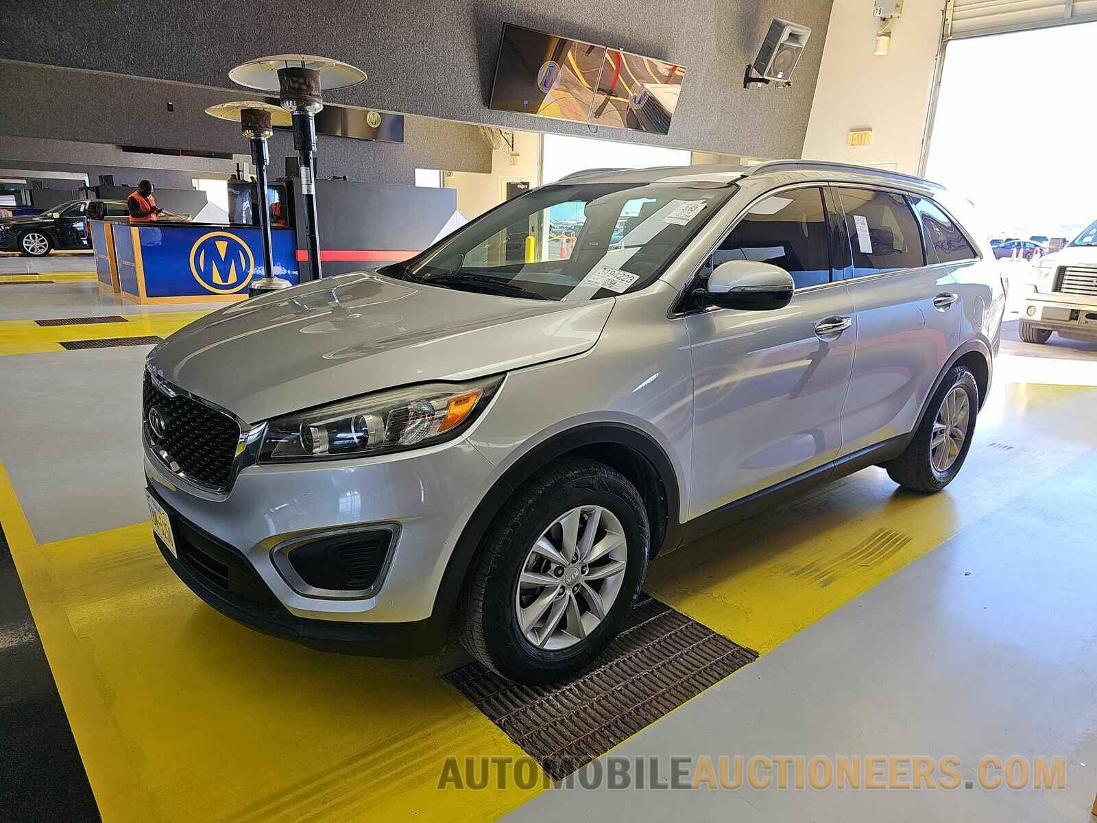 5XYPG4A32GG020300 Kia Sorento 2016