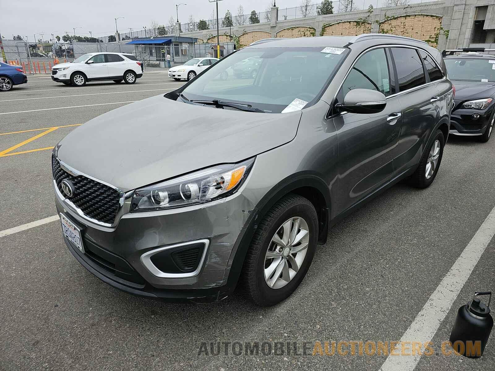 5XYPG4A32GG117268 Kia Sorento 2016