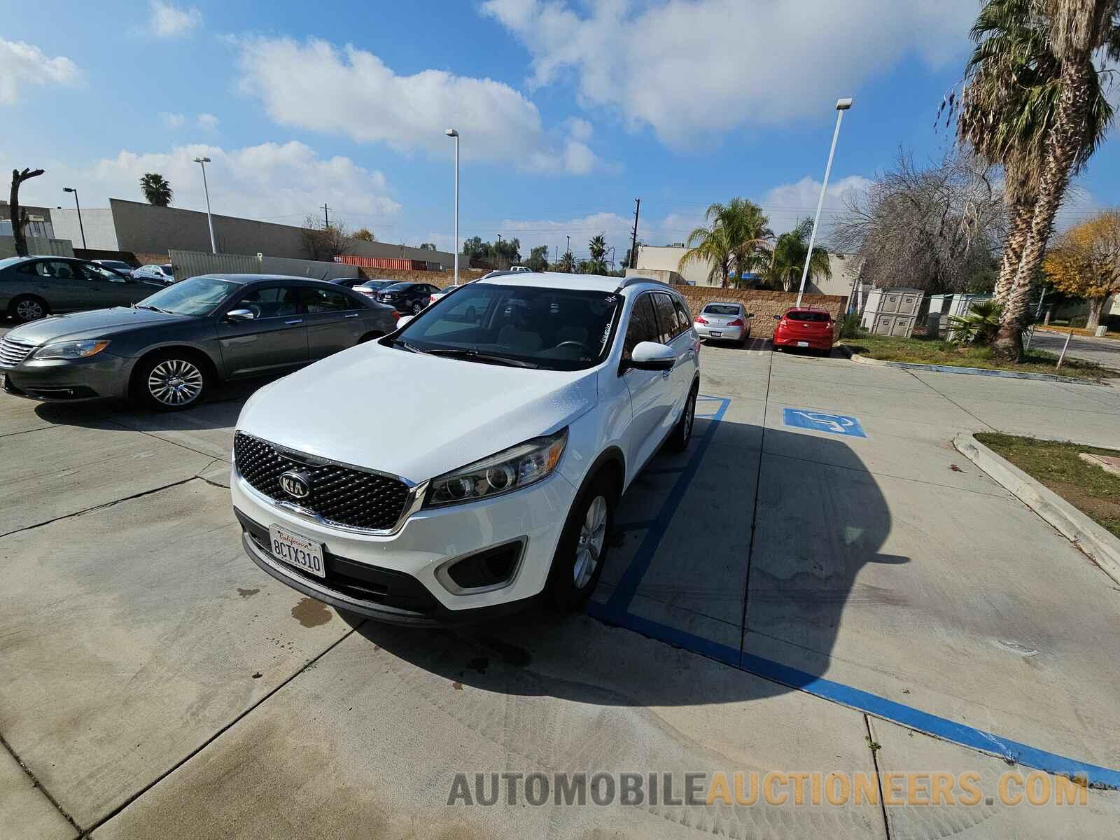 5XYPG4A32JG348016 Kia Sorento 2018