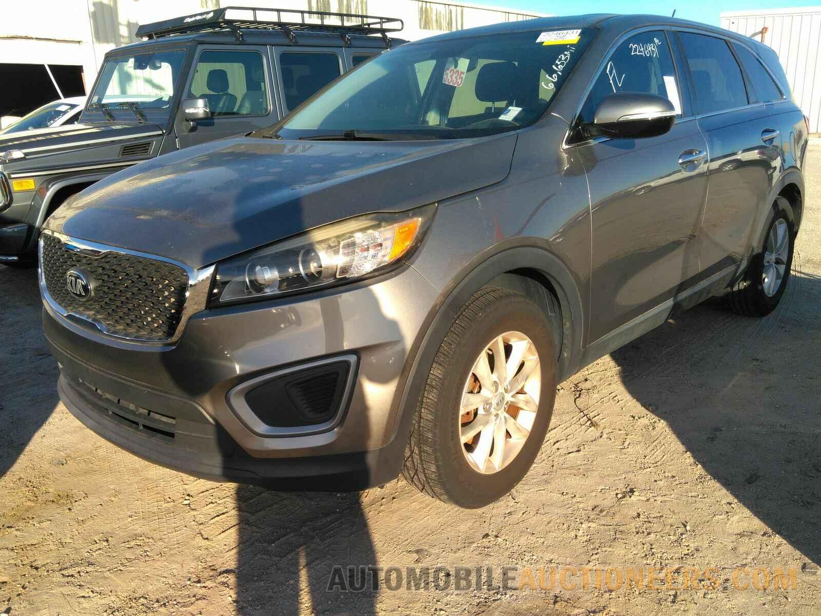 5XYPG4A38GG019555 Kia Sorento 2016