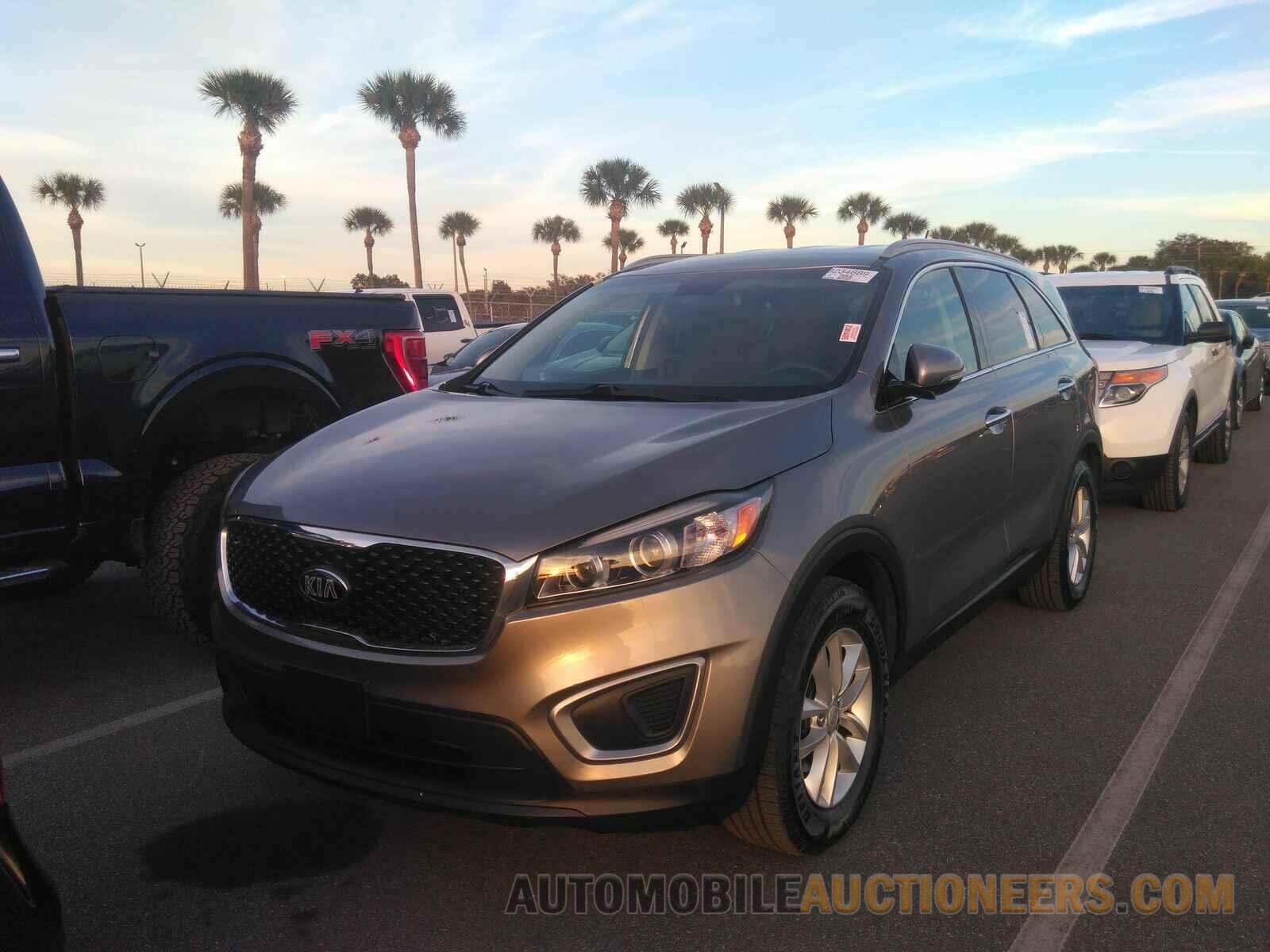 5XYPG4A52HG193687 Kia Sorento 2017