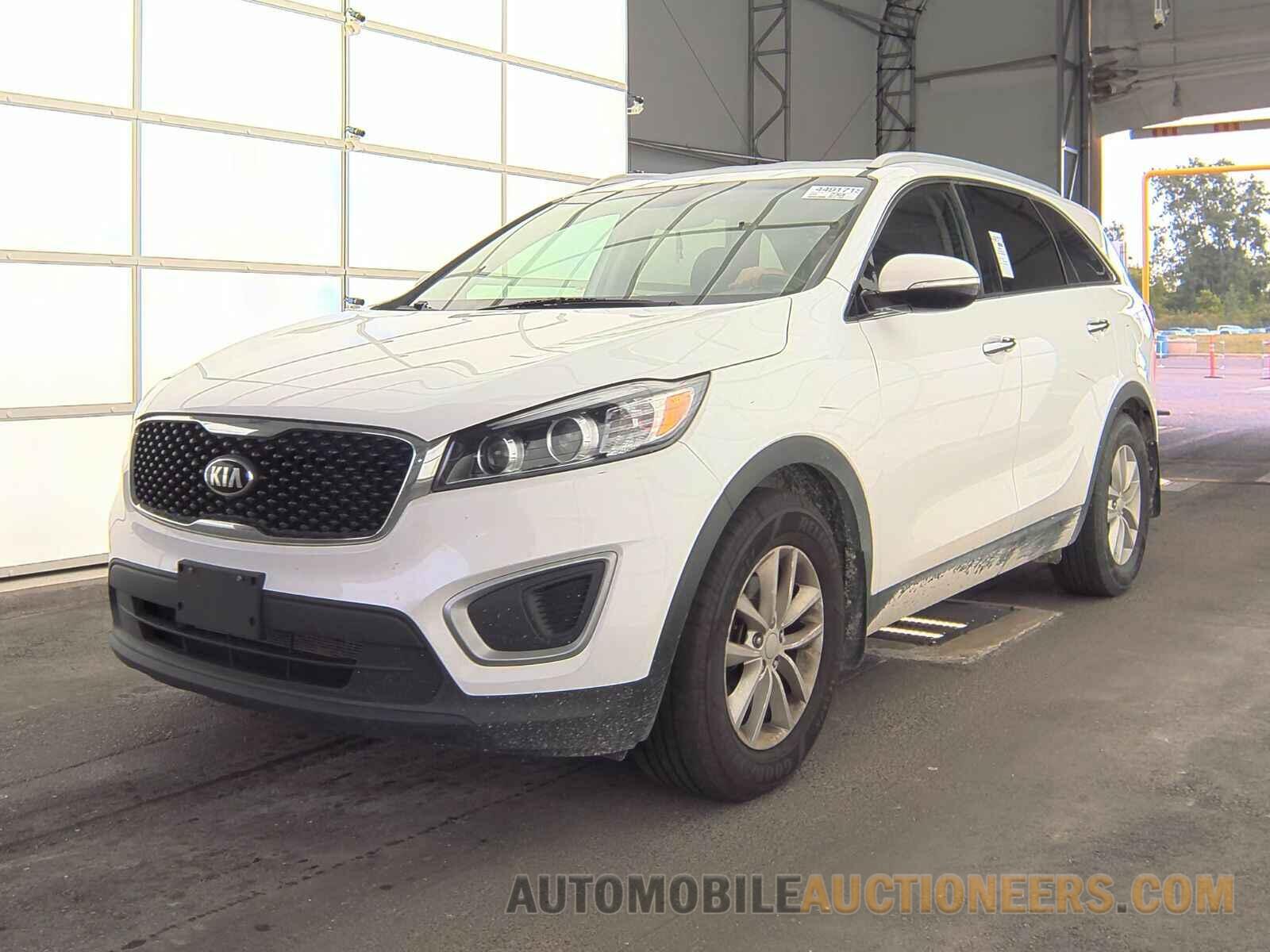 5XYPG4A58HG233111 Kia Sorento 2017