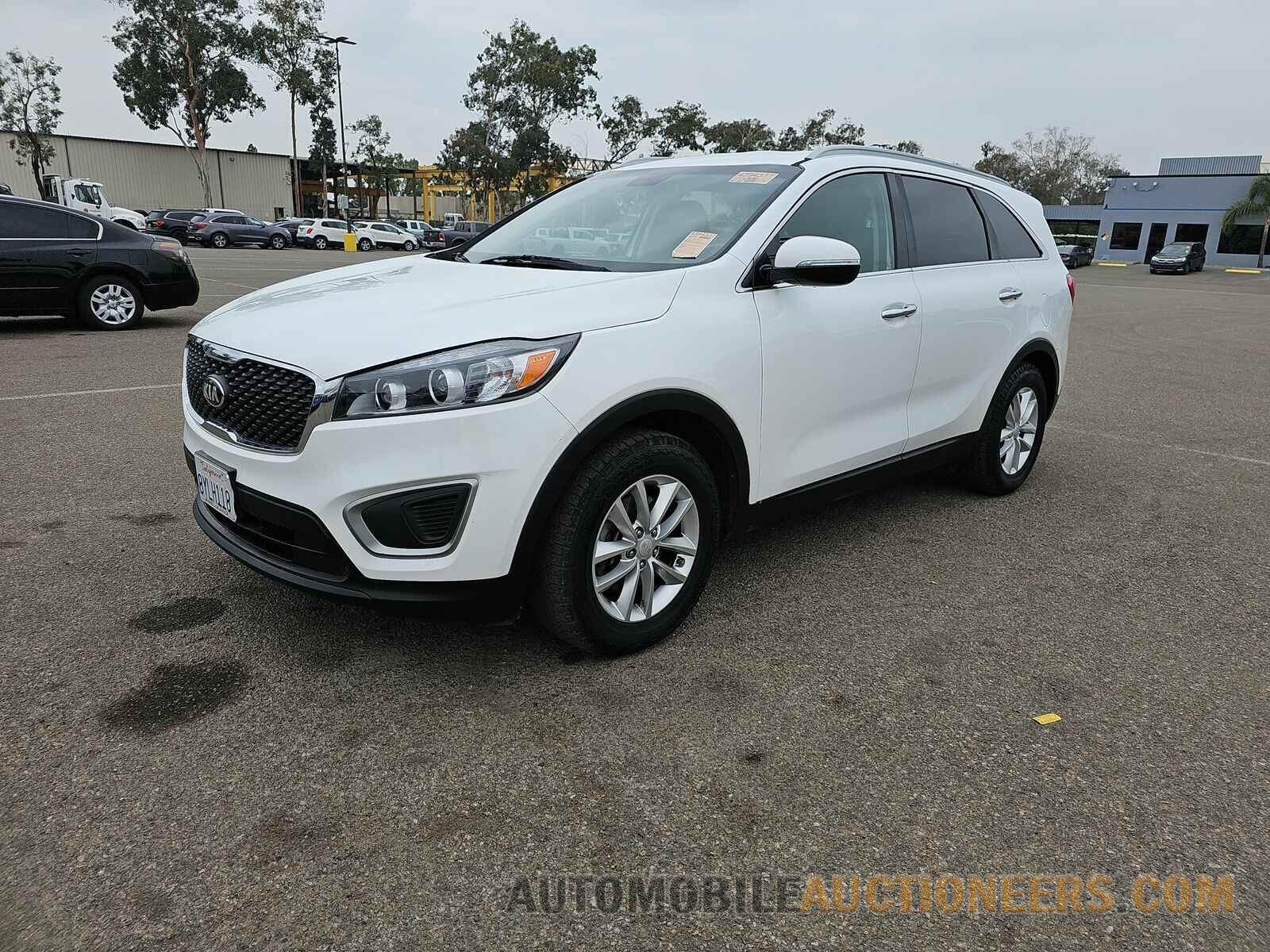 5XYPG4A5XGG085056 Kia Sorento 2016