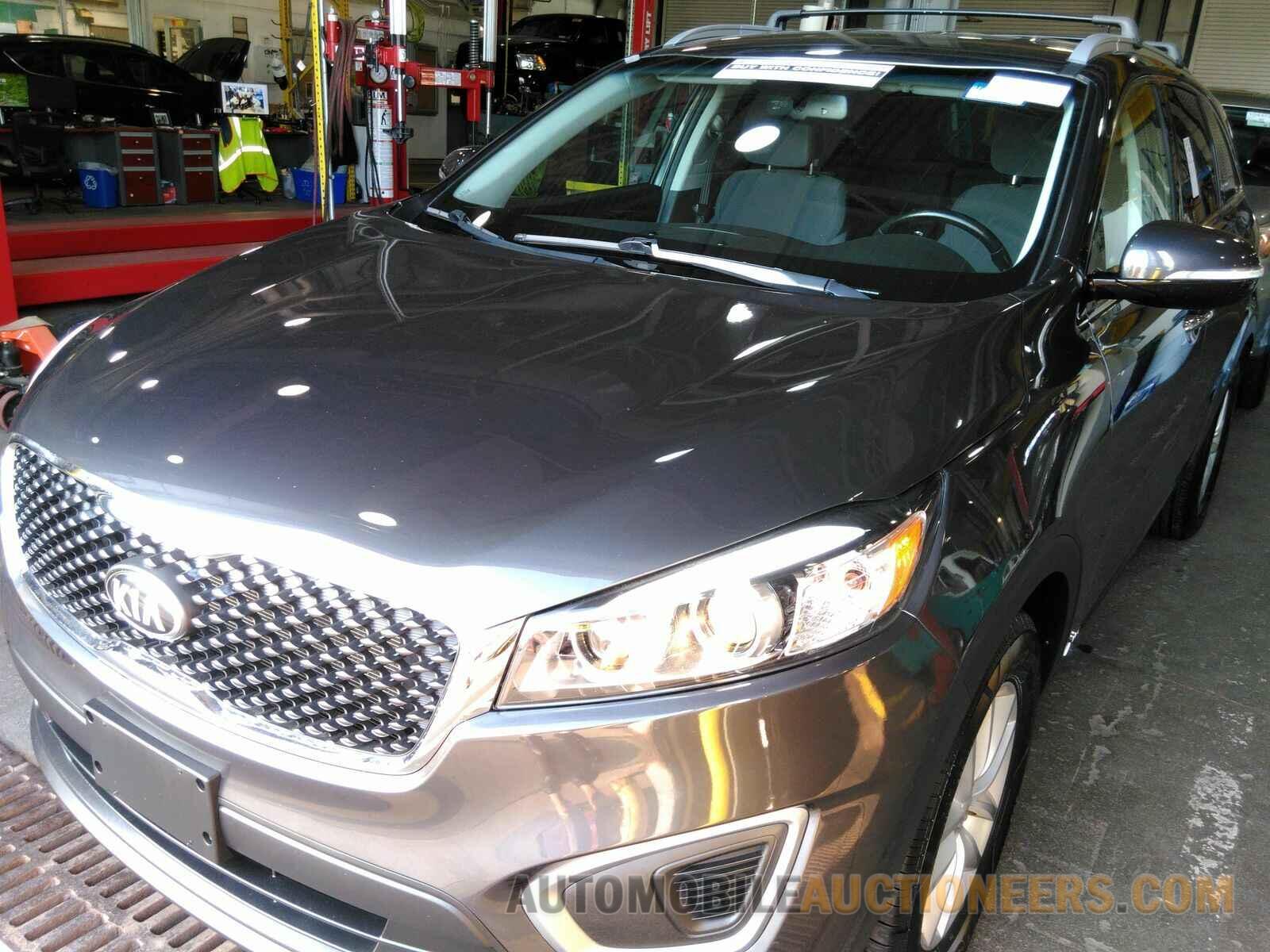 5XYPGDA36GG166568 Kia Sorento 2016