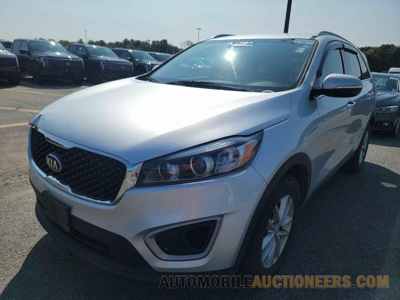 5XYPGDA38HG330498 Kia Sorento 2017