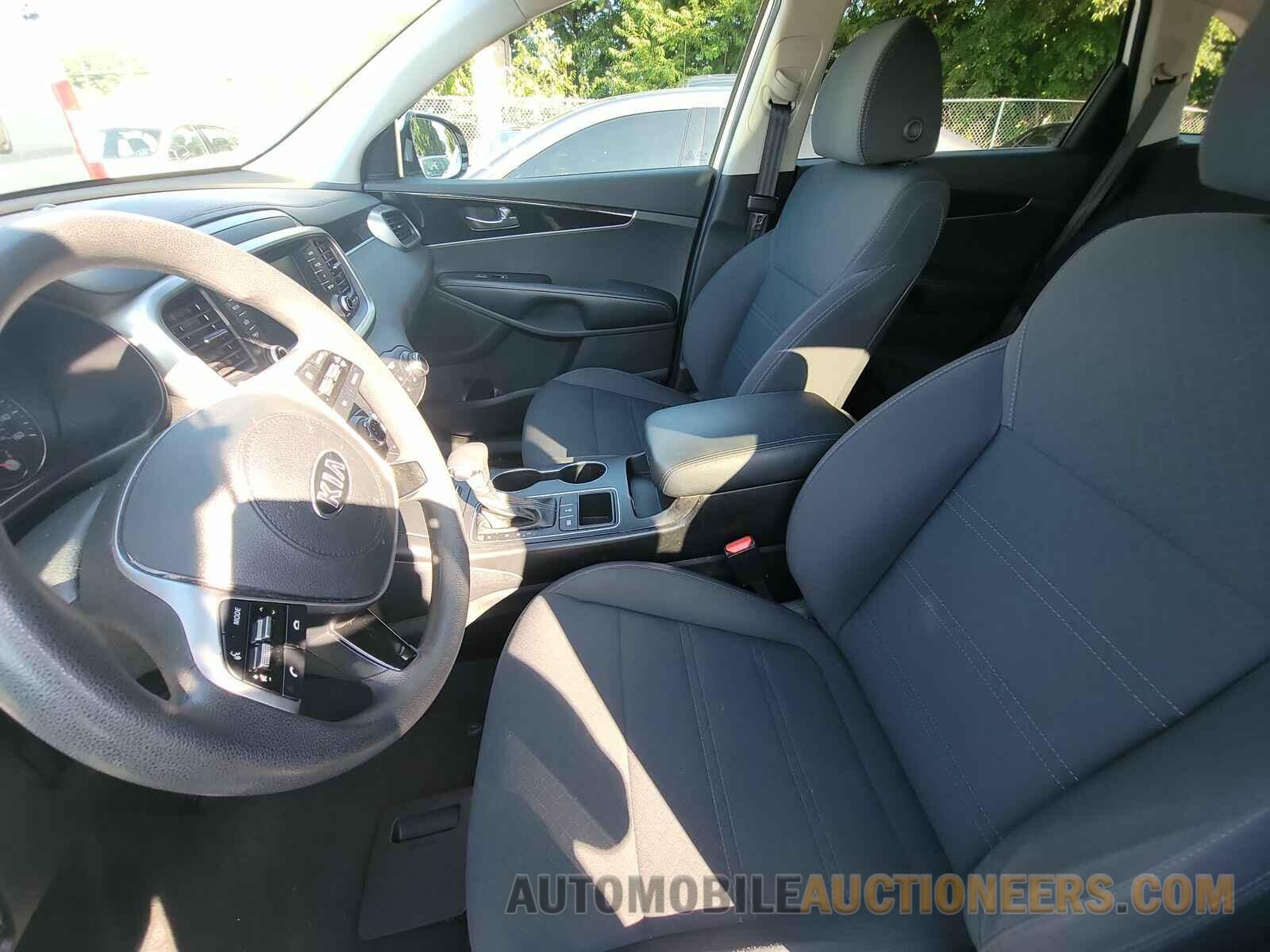 5XYPGDA39KG564141 Kia Sorento 2019