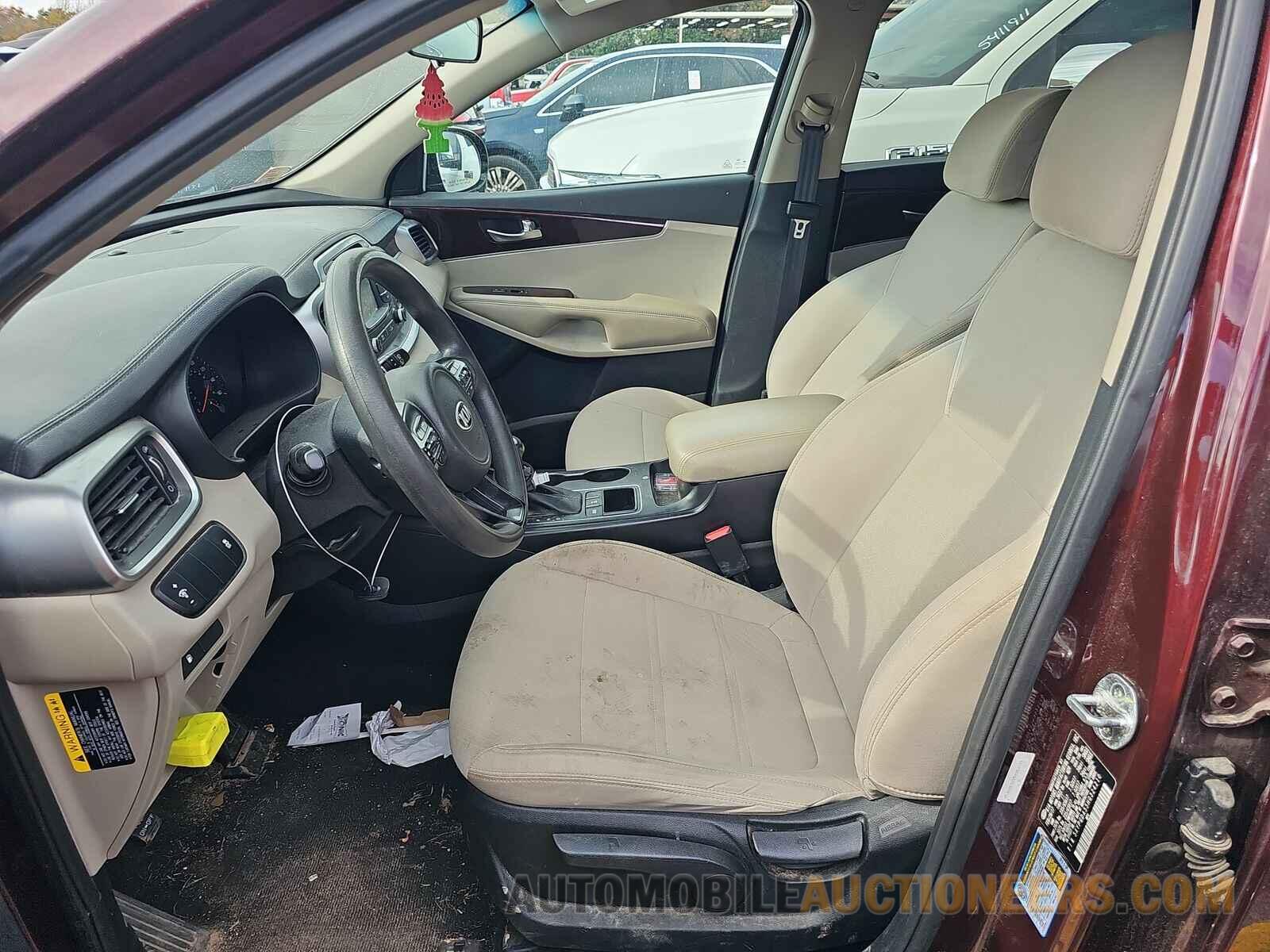 5XYPGDA55HG324210 Kia Sorento 2017