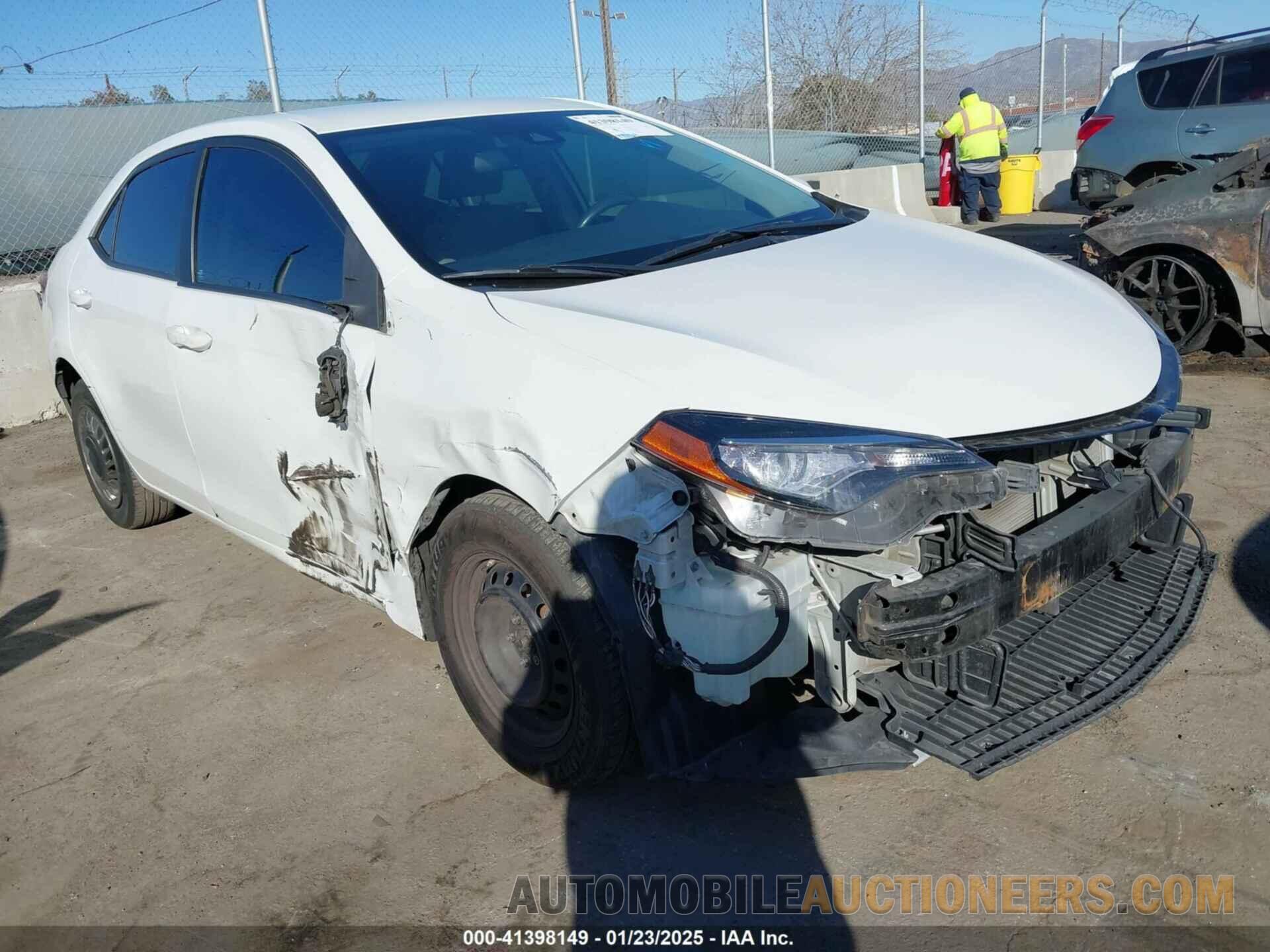 5YFBPRHE5HP633975 TOYOTA COROLLA 2017