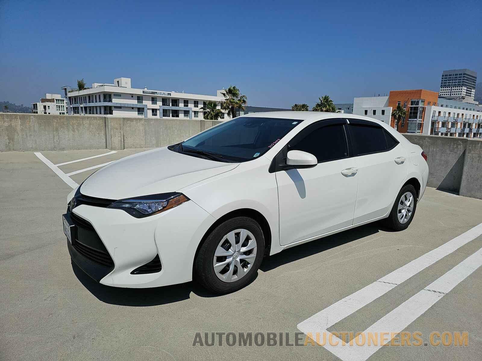 5YFBPRHE6HP570286 Toyota Corolla LE 2017