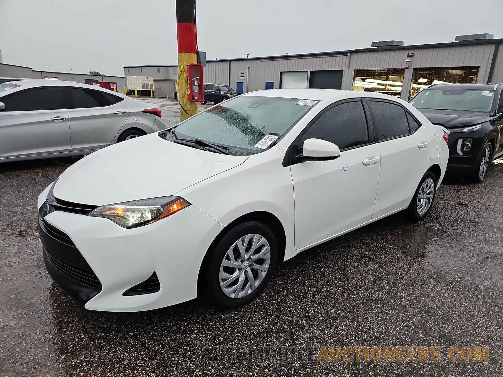 5YFBURHE5KP885256 Toyota Corolla LE 2019