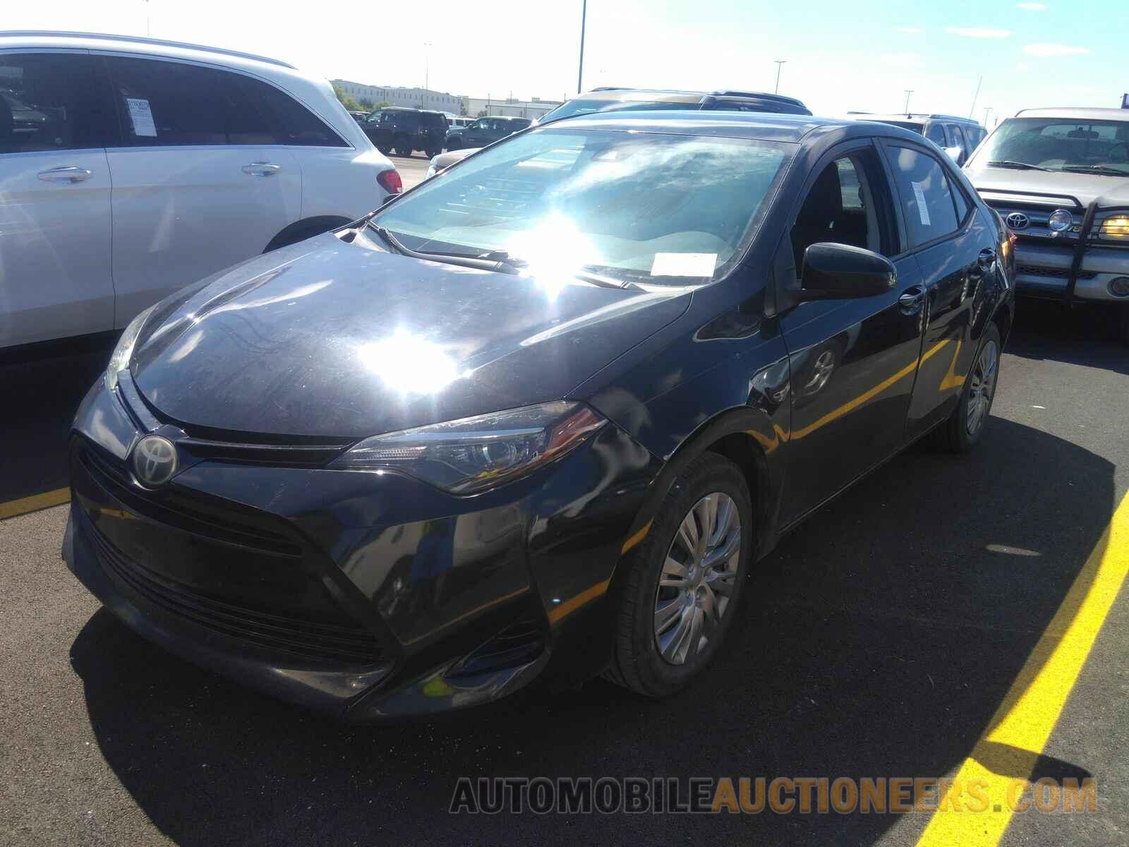 5YFBURHE8JP833201 Toyota Corolla LE 2018