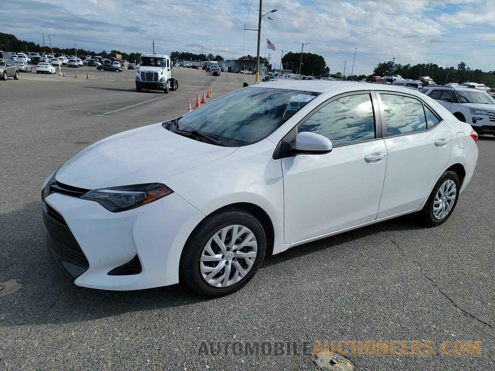 5YFBURHE8JP852864 Toyota Corolla 2018