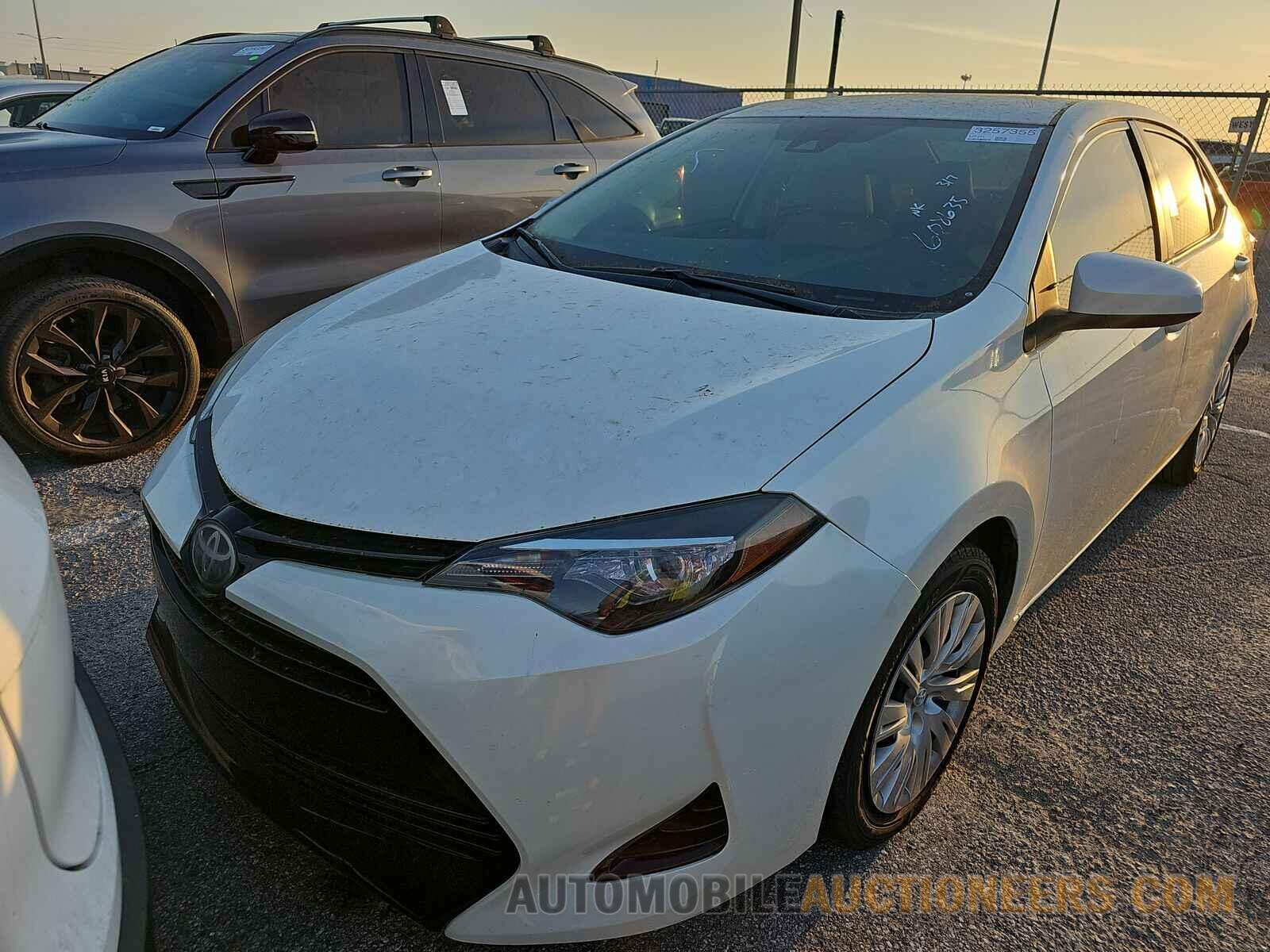 5YFBURHE9HP608635 Toyota Corolla LE 2017