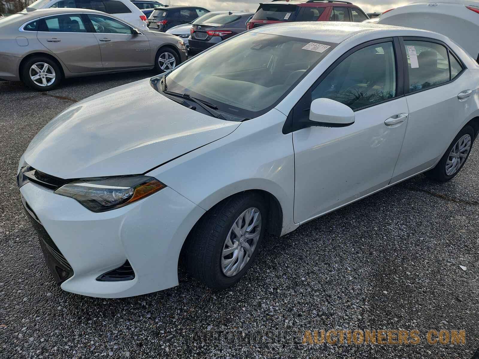 5YFBURHEXJP807425 Toyota Corolla LE 2018