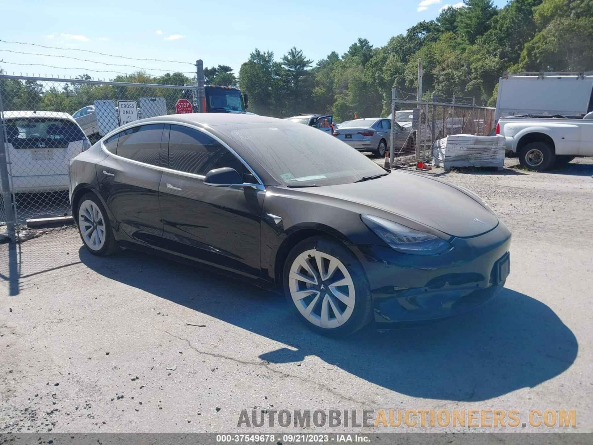 5YJ3E1EA0JF017437 TESLA MODEL 3 2018