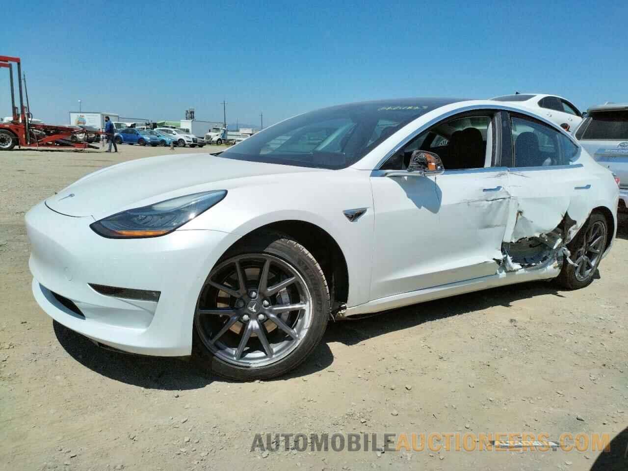 5YJ3E1EA0JF019737 TESLA MODEL 3 2018