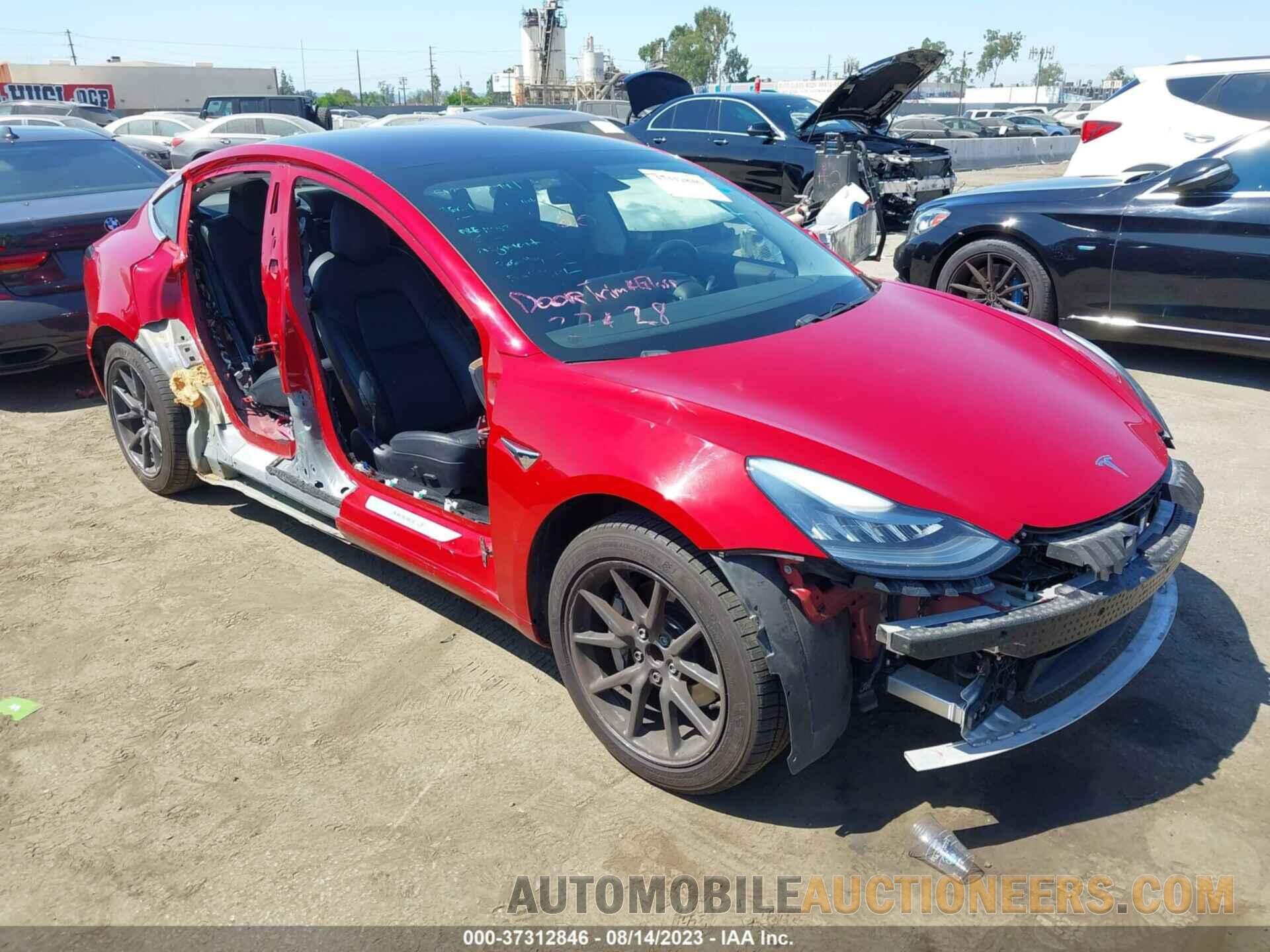 5YJ3E1EA0JF026977 TESLA MODEL 3 2018