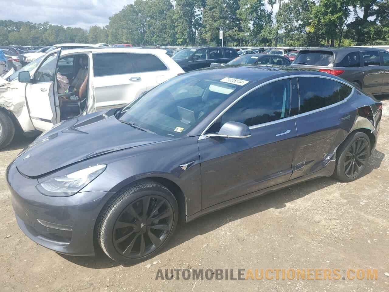 5YJ3E1EA0JF032052 TESLA MODEL 3 2018