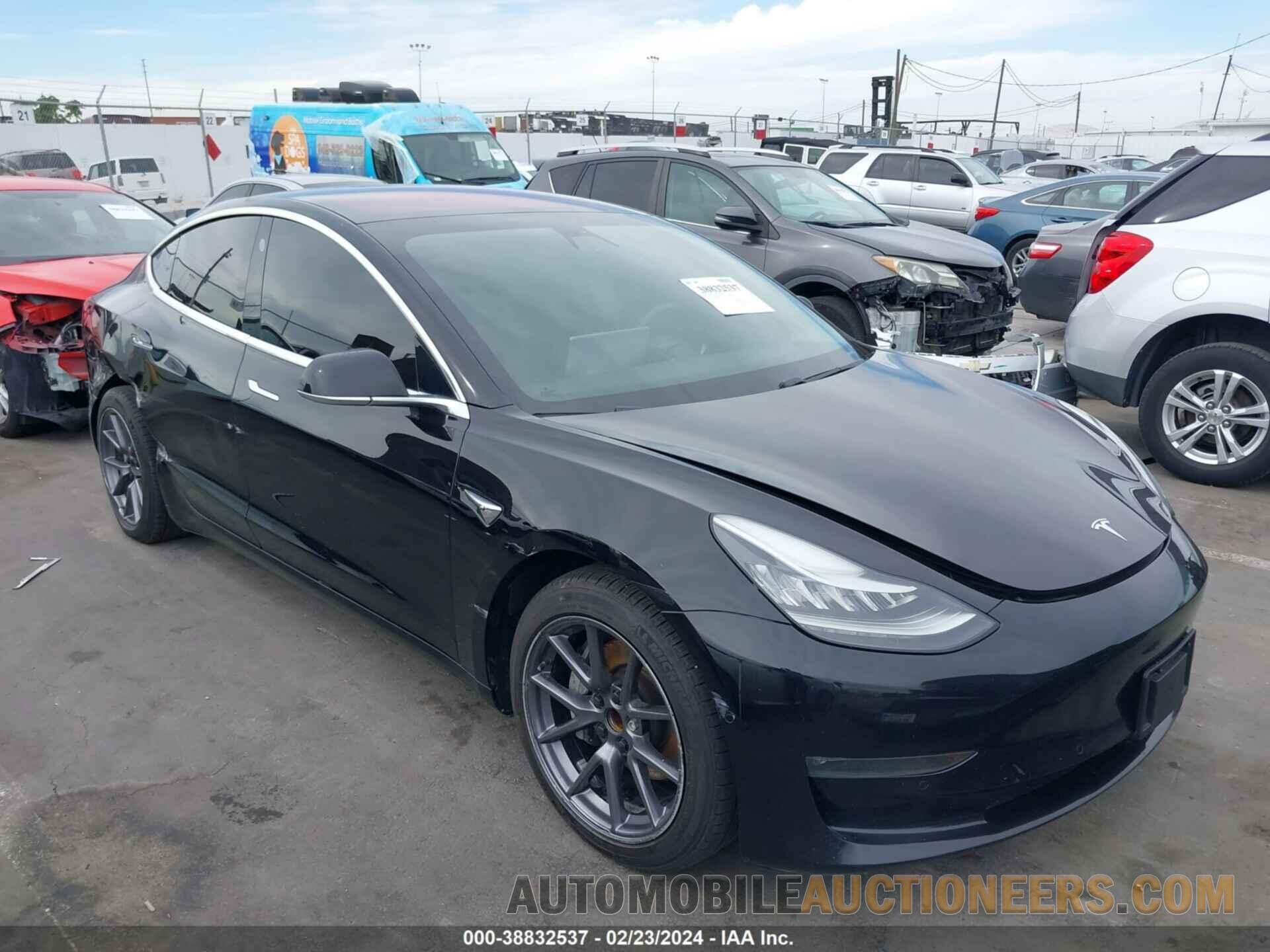 5YJ3E1EA0JF034268 TESLA MODEL 3 2018