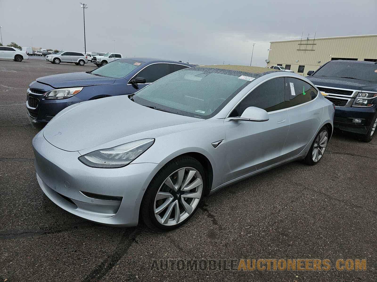 5YJ3E1EA0JF050132 Tesla Model 3 2018