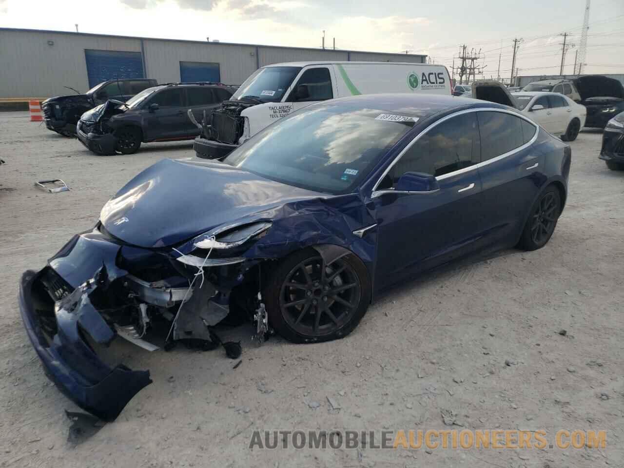 5YJ3E1EA0JF052172 TESLA MODEL 3 2018