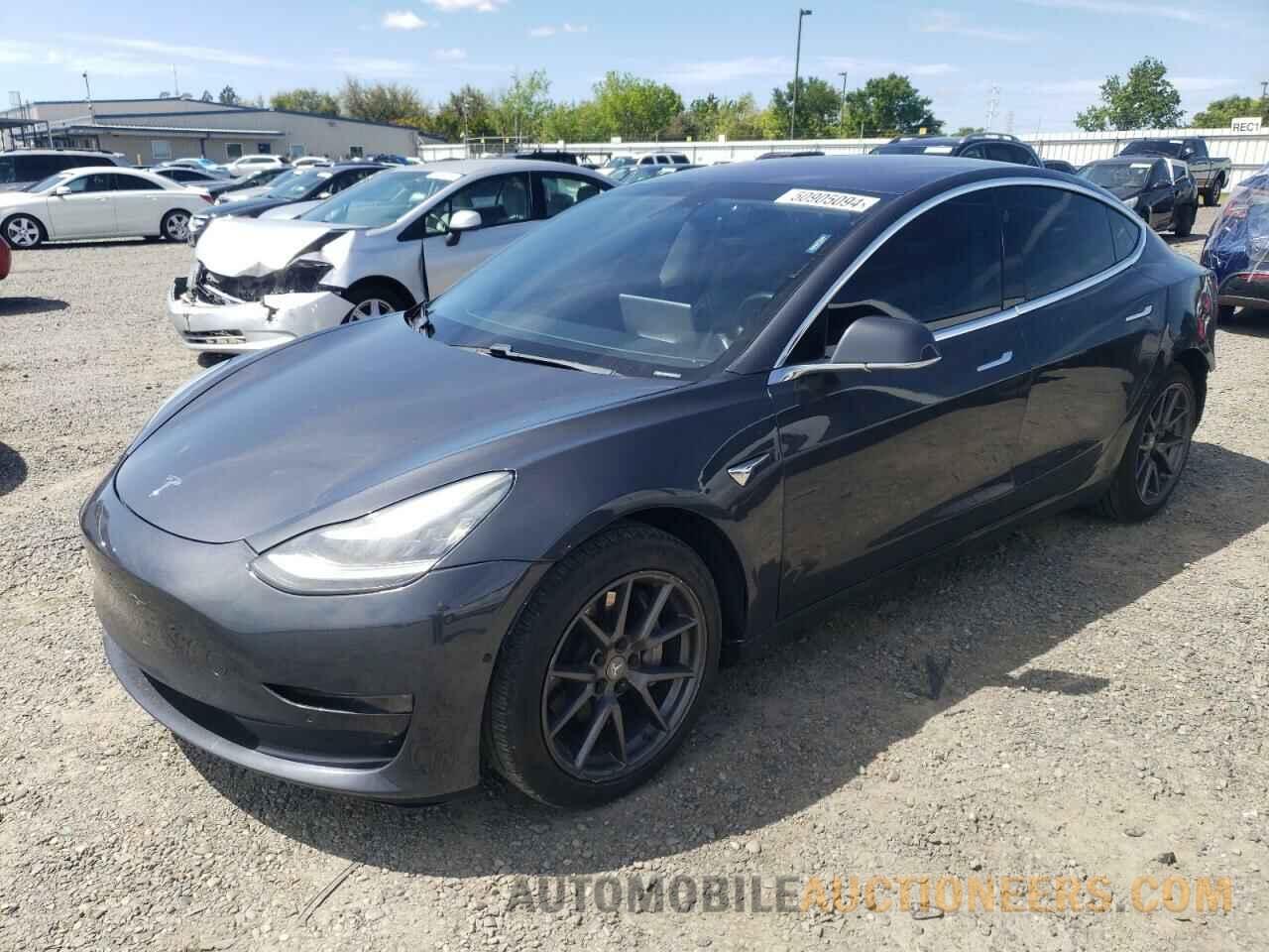 5YJ3E1EA0JF158573 TESLA MODEL 3 2018