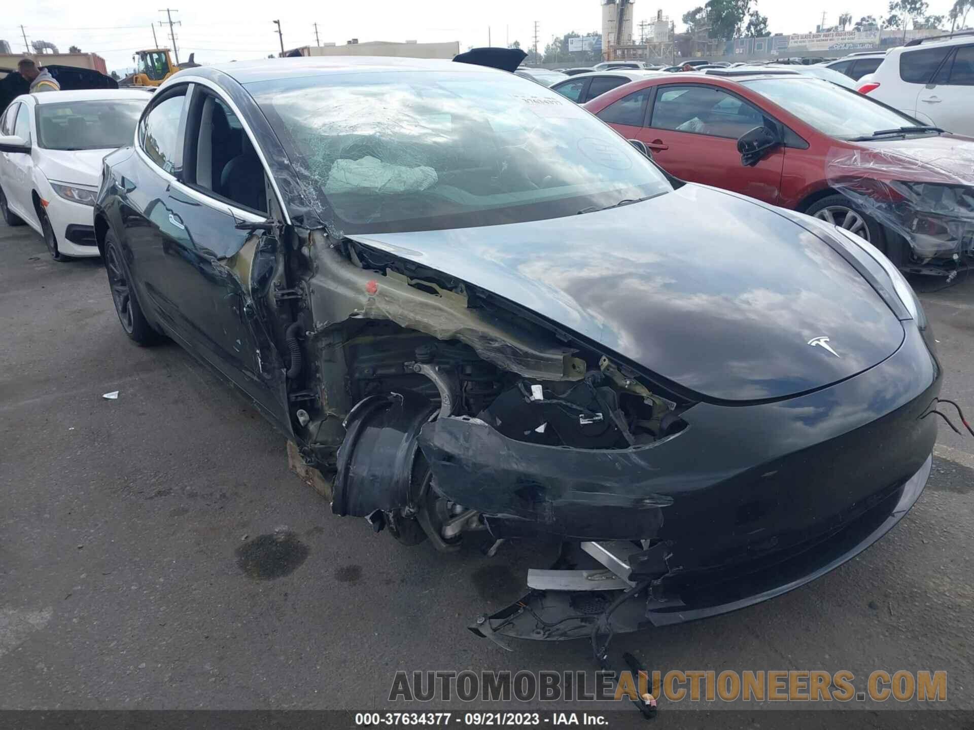 5YJ3E1EA0JF173302 TESLA MODEL 3 2018