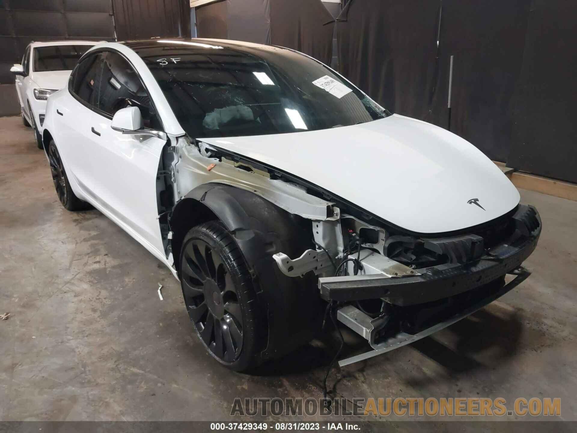 5YJ3E1EA0KF483693 TESLA MODEL 3 2019