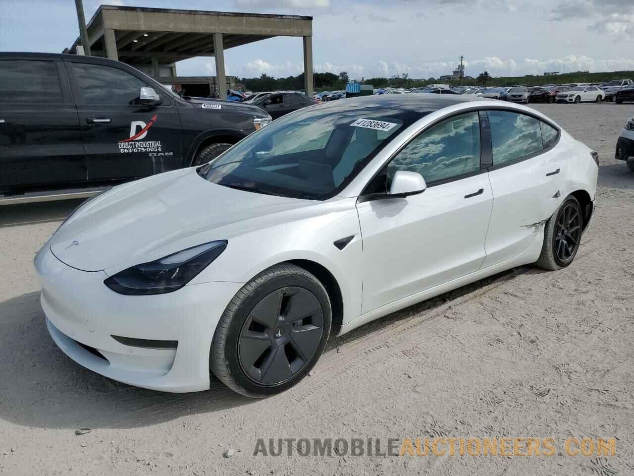 5YJ3E1EA0NF117625 TESLA MODEL 3 2022