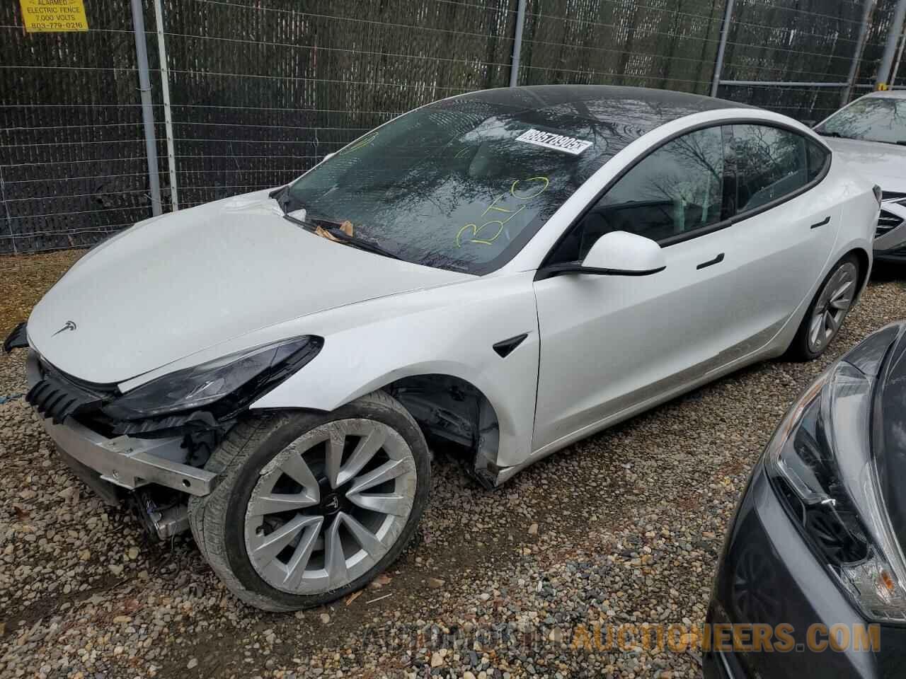 5YJ3E1EA0NF186833 TESLA MODEL 3 2022