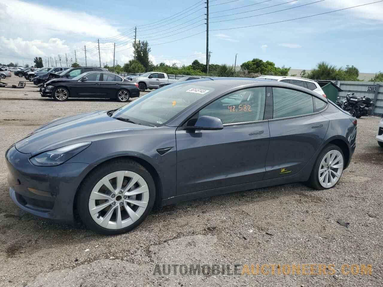 5YJ3E1EA0NF188775 TESLA MODEL 3 2022