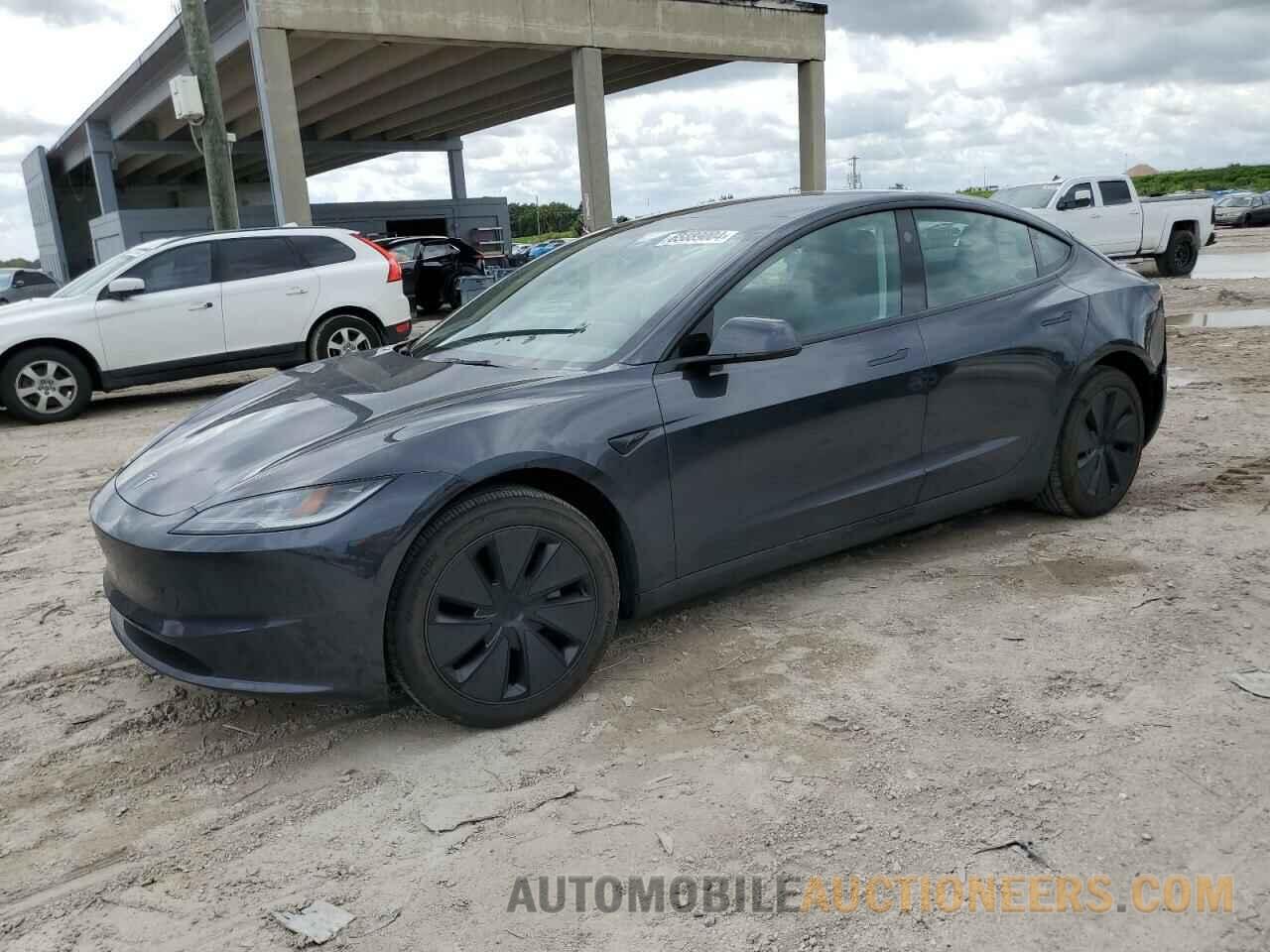 5YJ3E1EA0RF763236 TESLA MODEL 3 2024