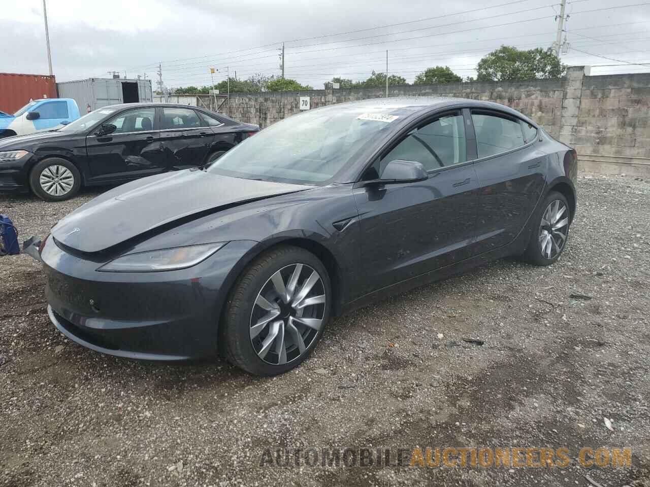 5YJ3E1EA0RF768601 TESLA MODEL 3 2024