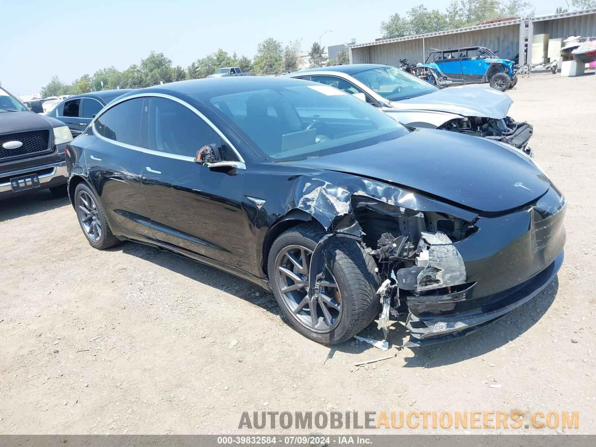 5YJ3E1EA1JF011355 TESLA MODEL 3 2018