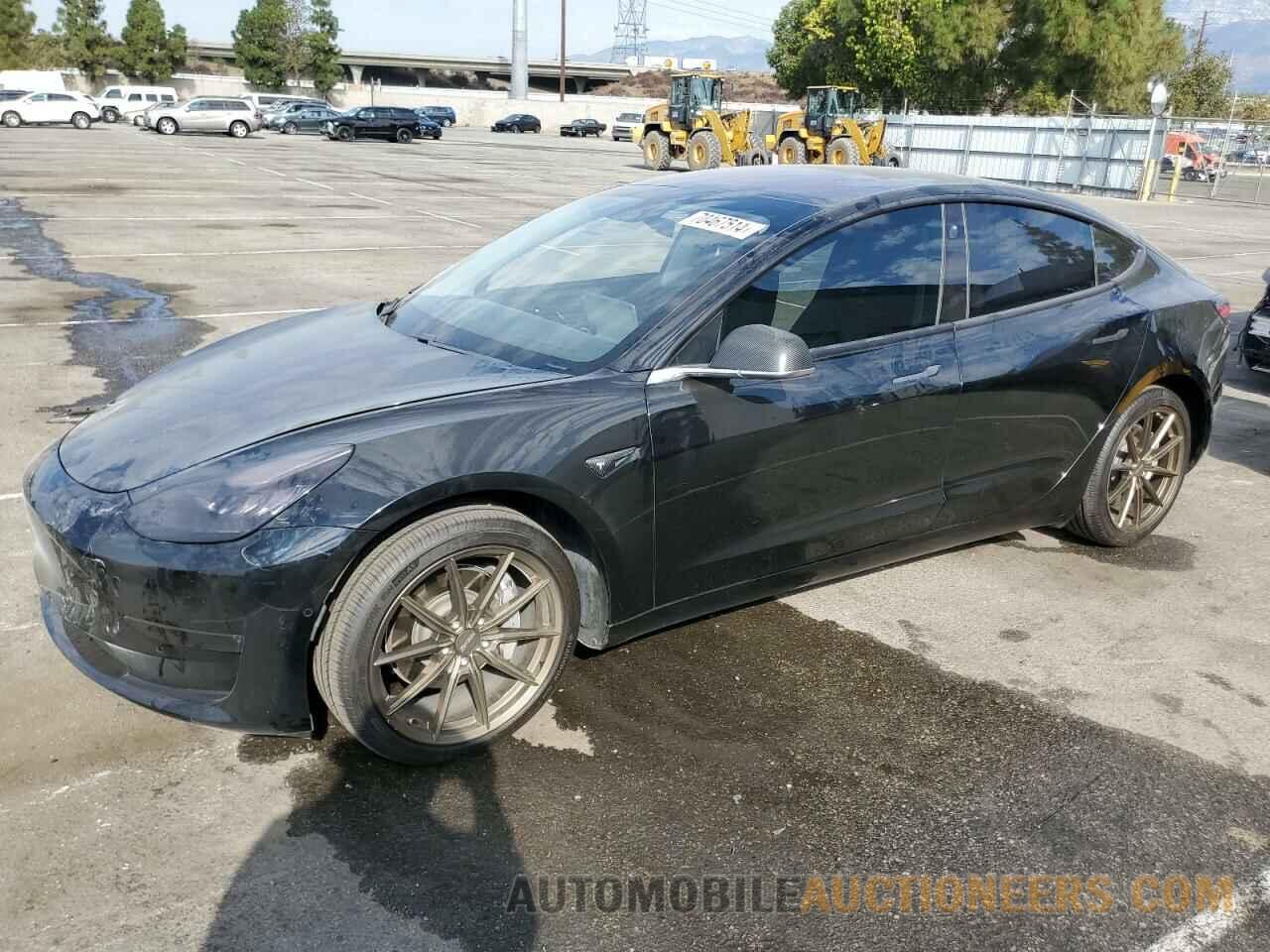 5YJ3E1EA1JF013932 TESLA MODEL 3 2018