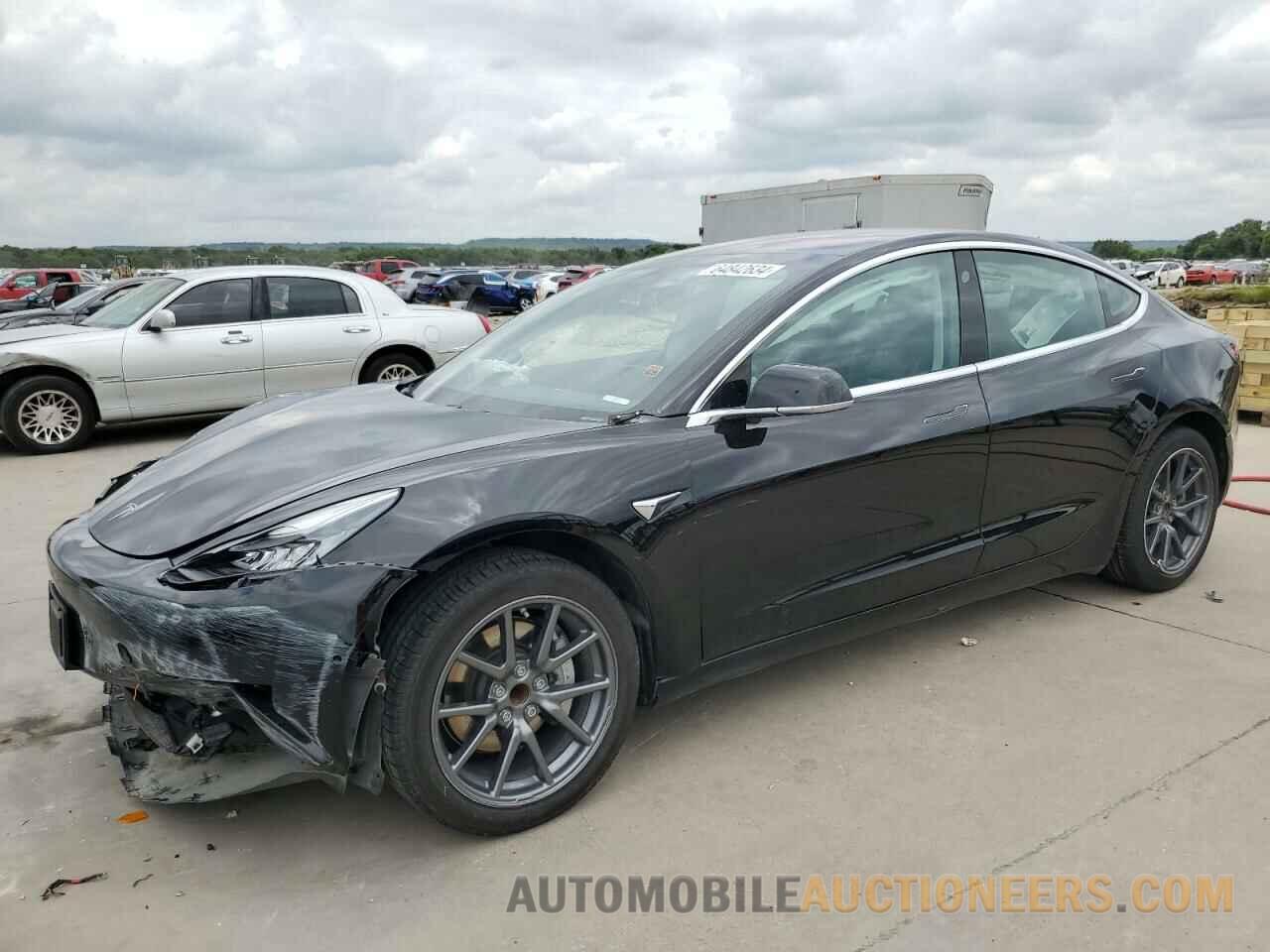 5YJ3E1EA1JF157335 TESLA MODEL 3 2018