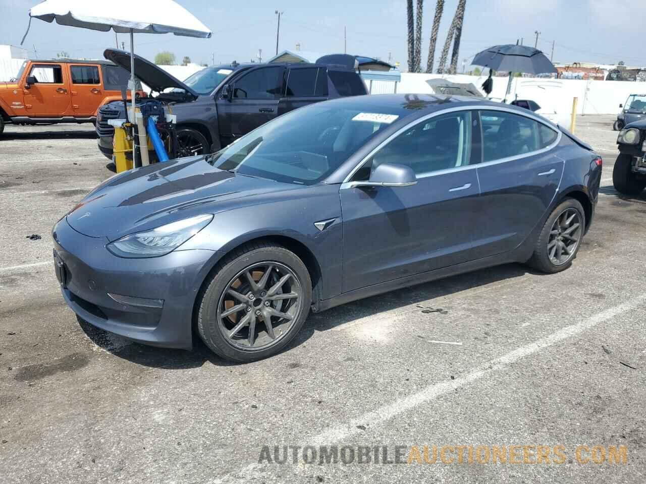 5YJ3E1EA1JF157951 TESLA MODEL 3 2018