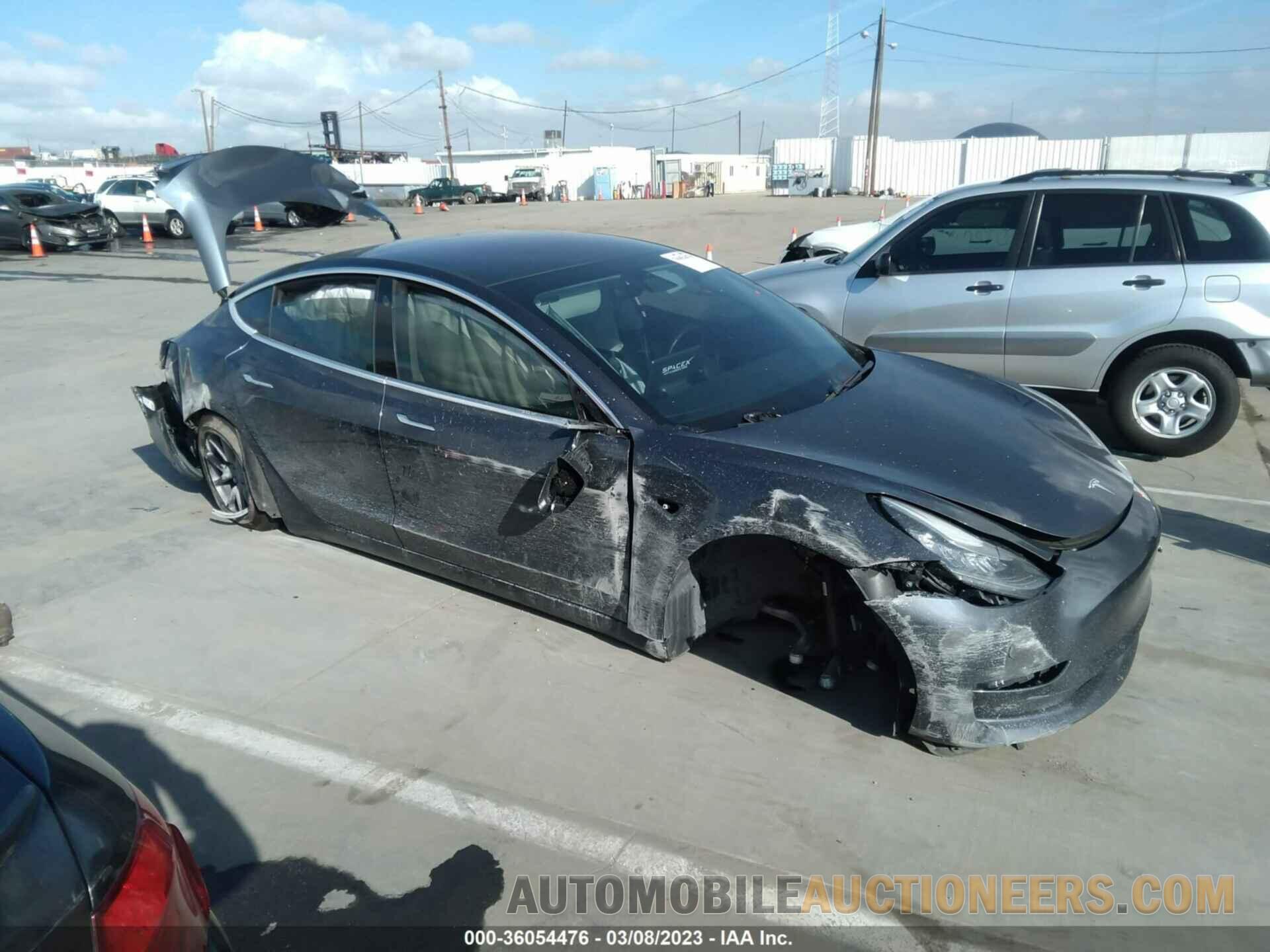 5YJ3E1EA1JF158548 TESLA MODEL 3 2018