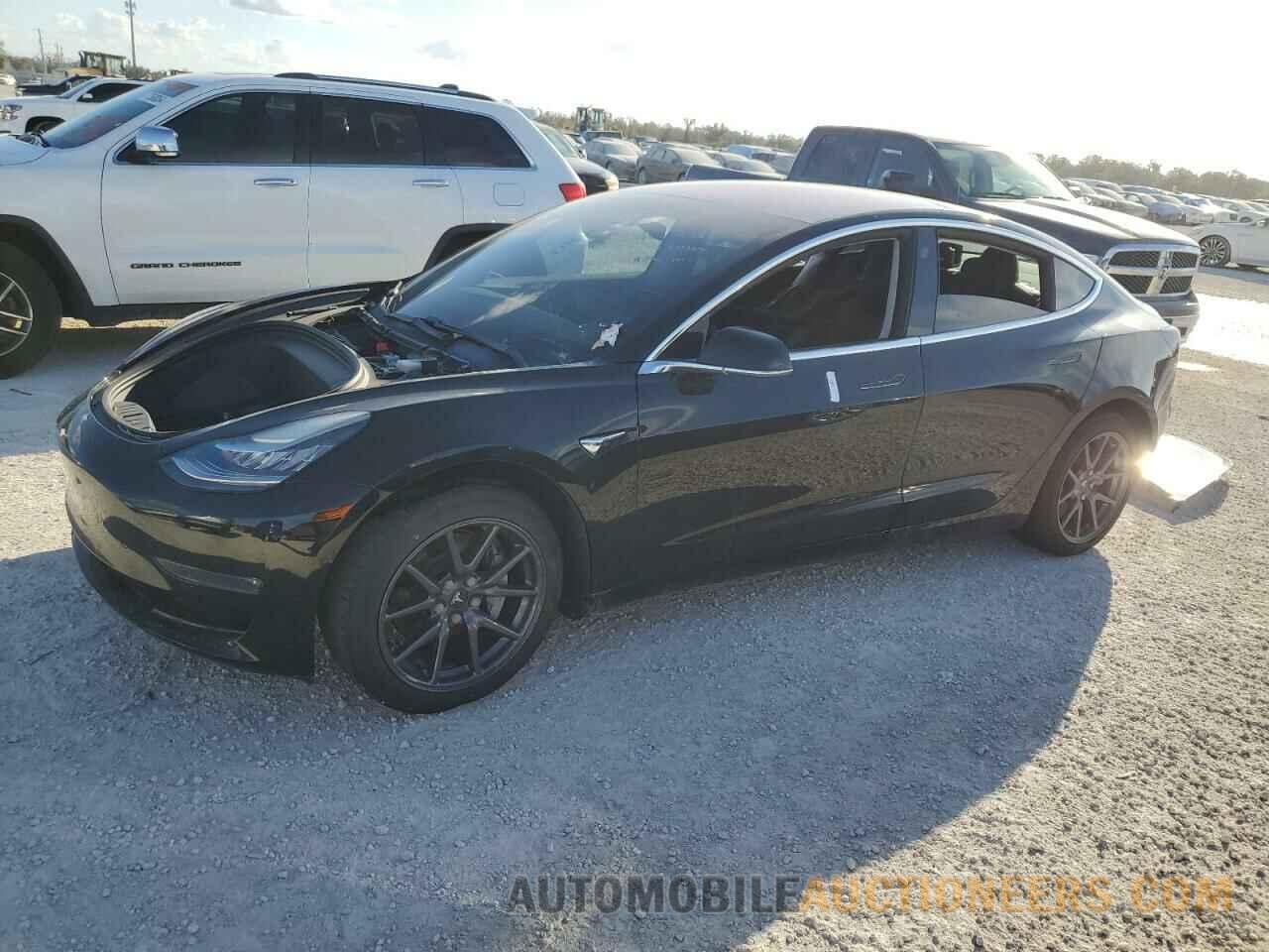 5YJ3E1EA1KF297760 TESLA MODEL 3 2019