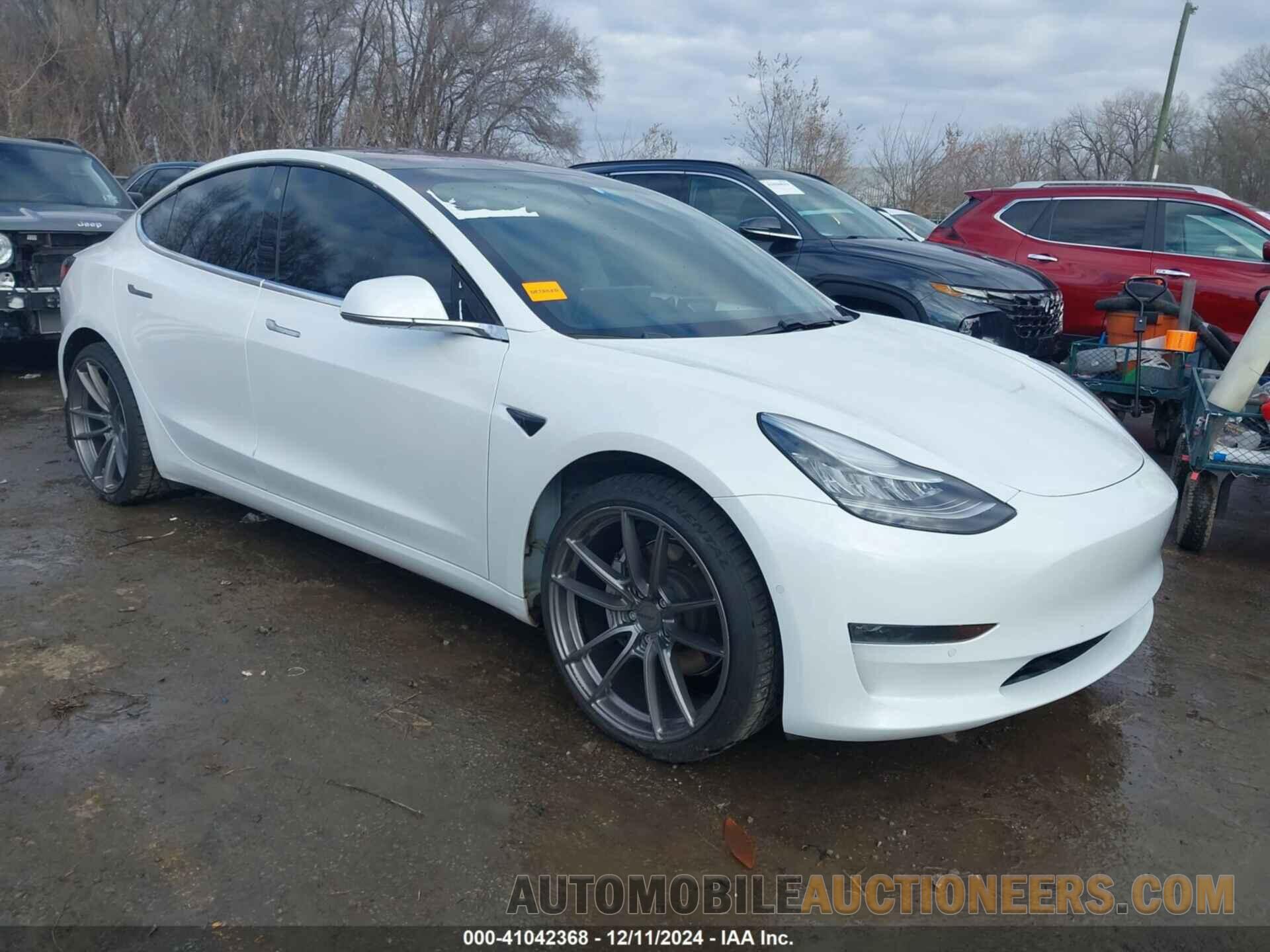 5YJ3E1EA1KF299833 TESLA MODEL 3 2019